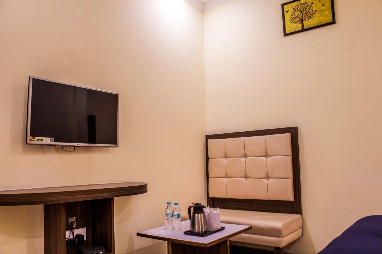 Hotel Lav Kush International Varanasi Exterior foto