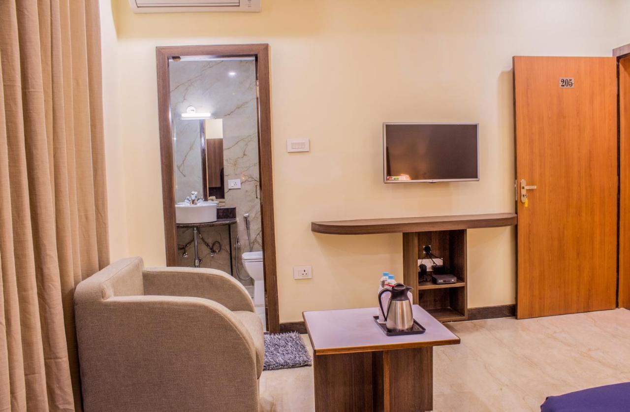 Hotel Lav Kush International Varanasi Exterior foto