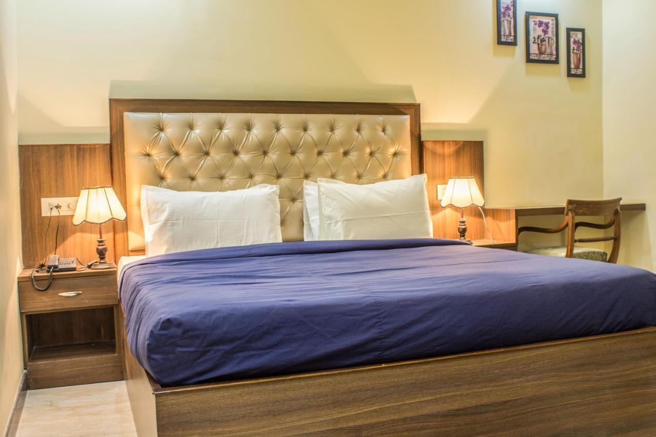 Hotel Lav Kush International Varanasi Exterior foto