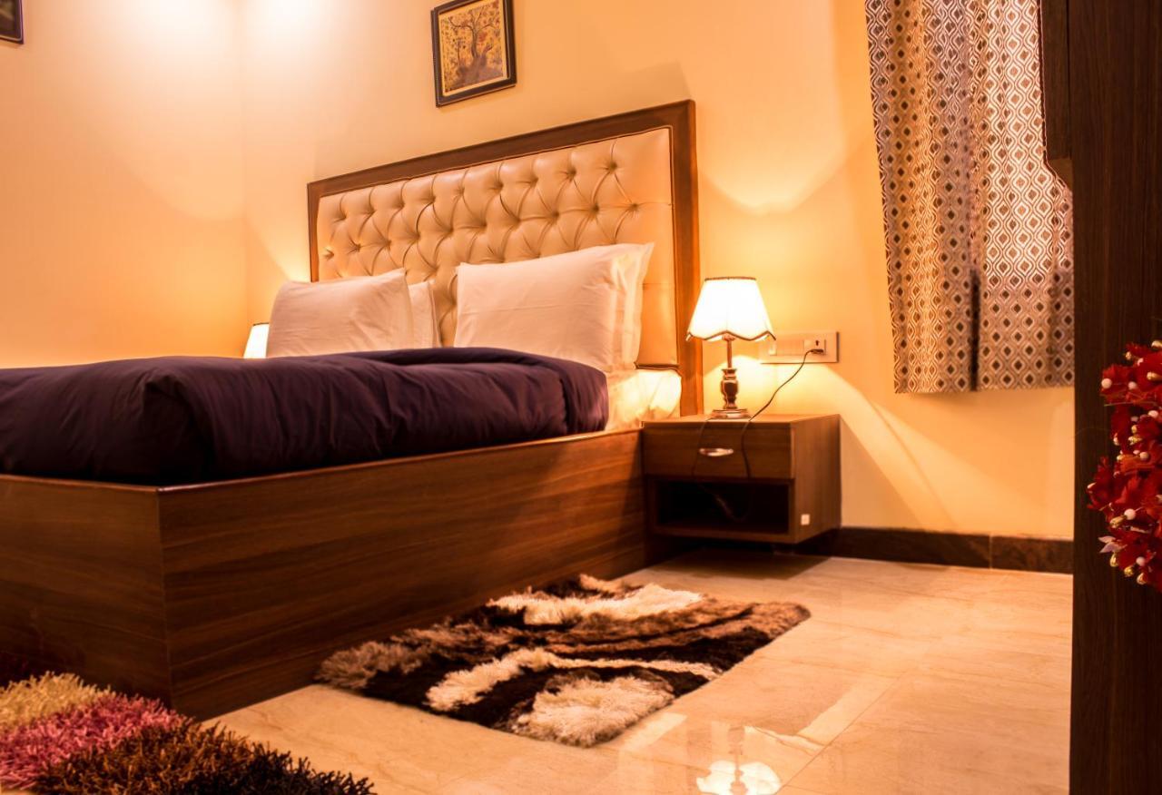 Hotel Lav Kush International Varanasi Exterior foto