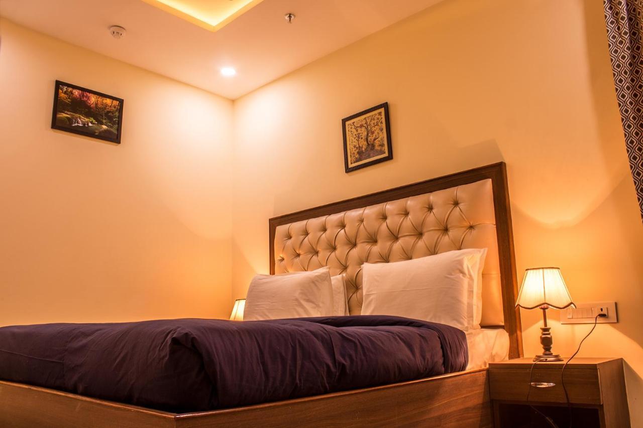Hotel Lav Kush International Varanasi Exterior foto